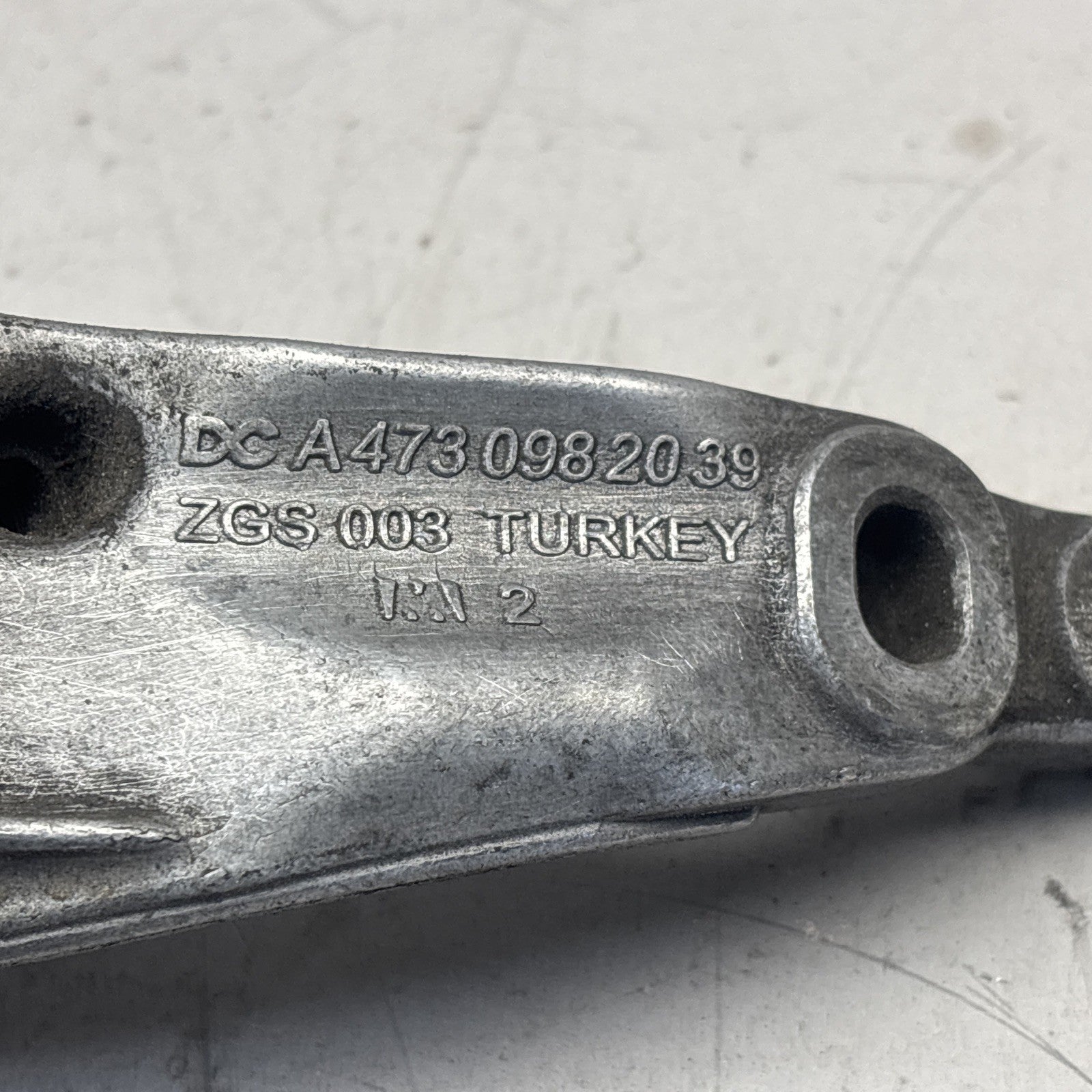 Freightliner Cascadia DD15 Engine Bracket A4730982039 A473 098 20 39