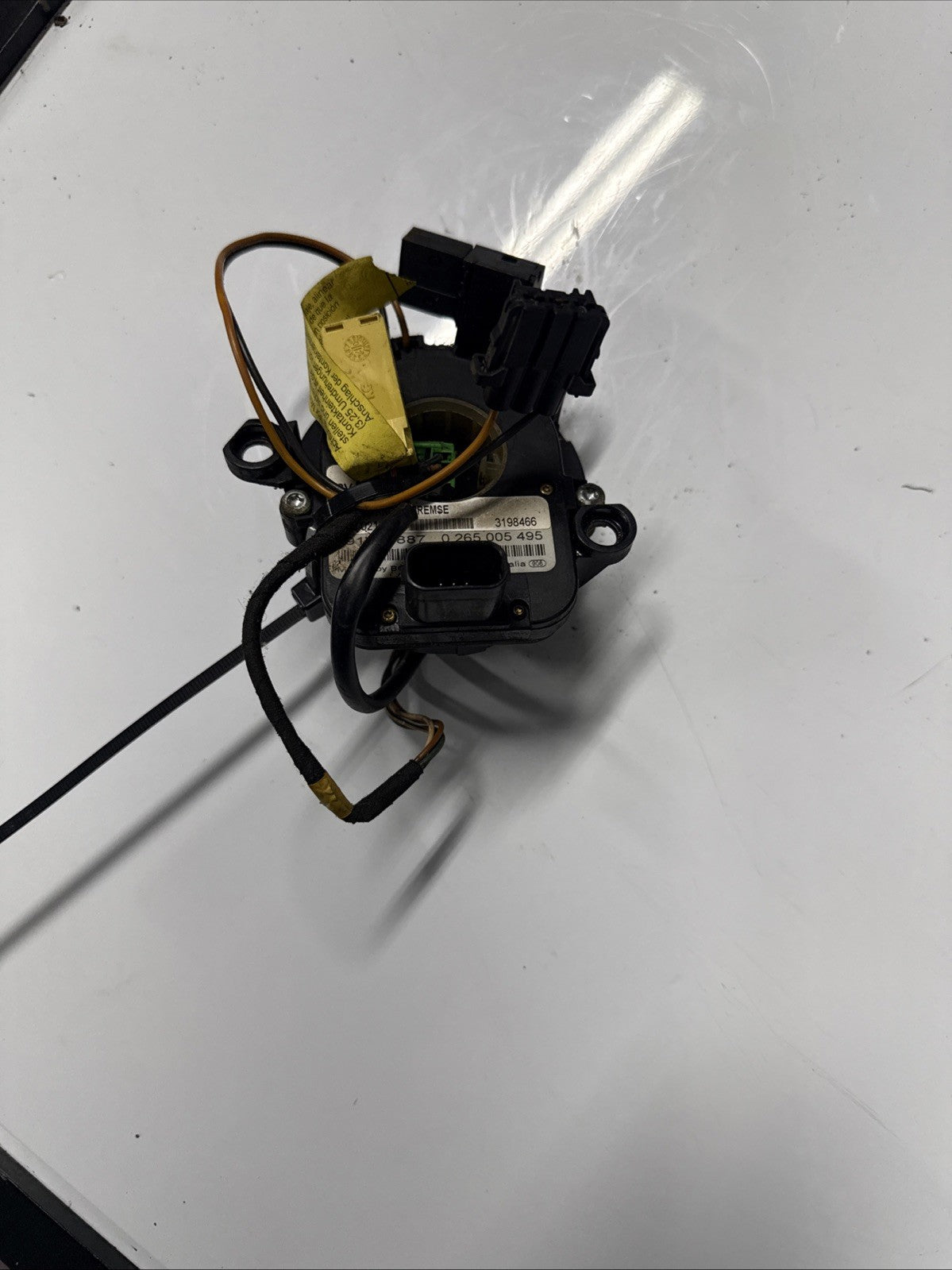 0486021001 , 20453928 VOLVO FH13 Steering Wheel Angle Sensor Squib