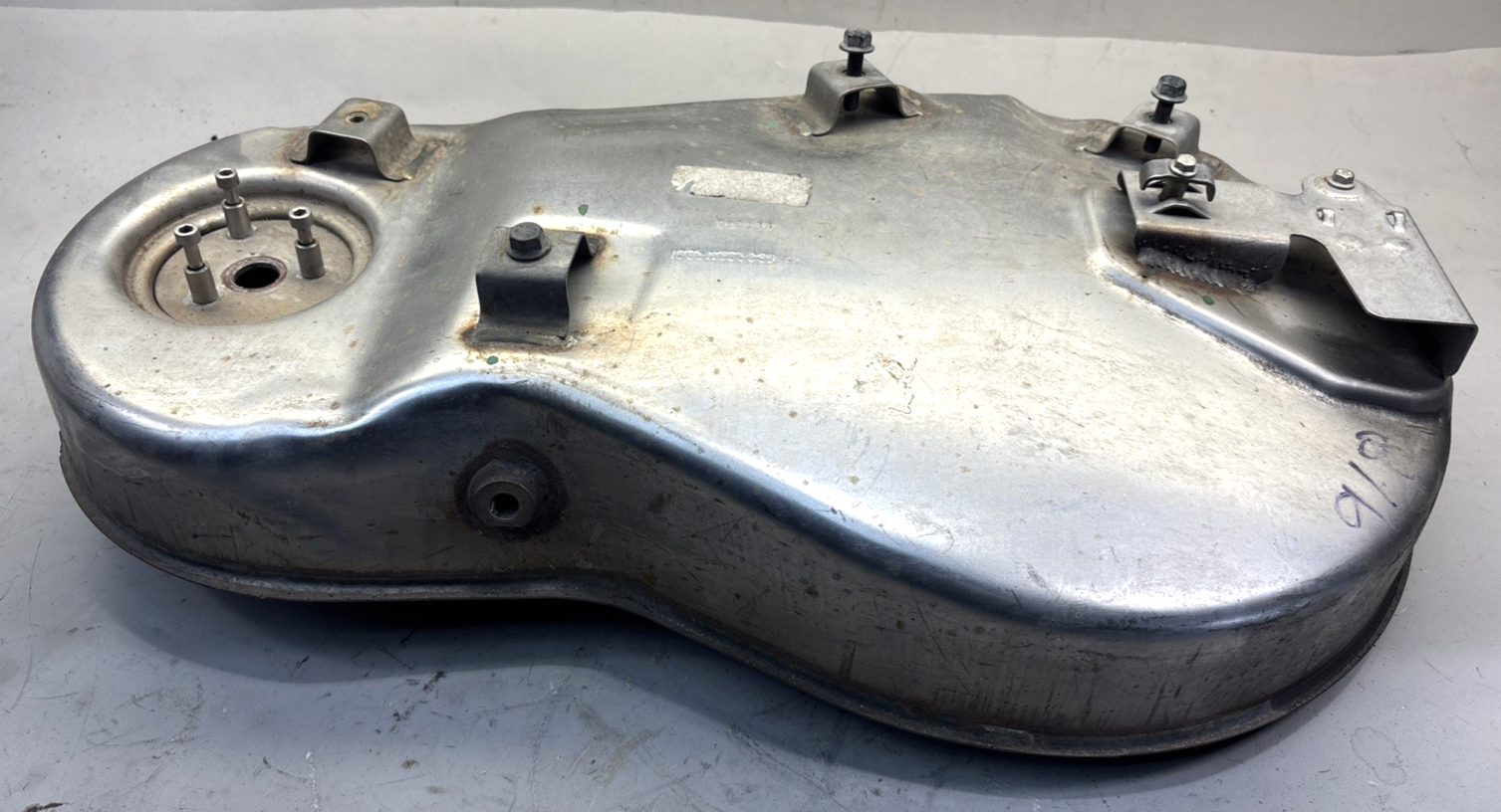 Mack  Volvo 22438983 SCR / DPF Cover