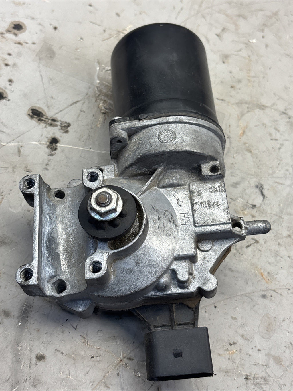 FREIGHTLINER CASCADIA 126 WINDSHIELD WIPER MOTOR W000026067 / W302256