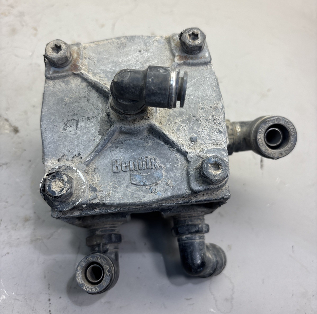 Bendix Relay Valve PN: T-294859-D