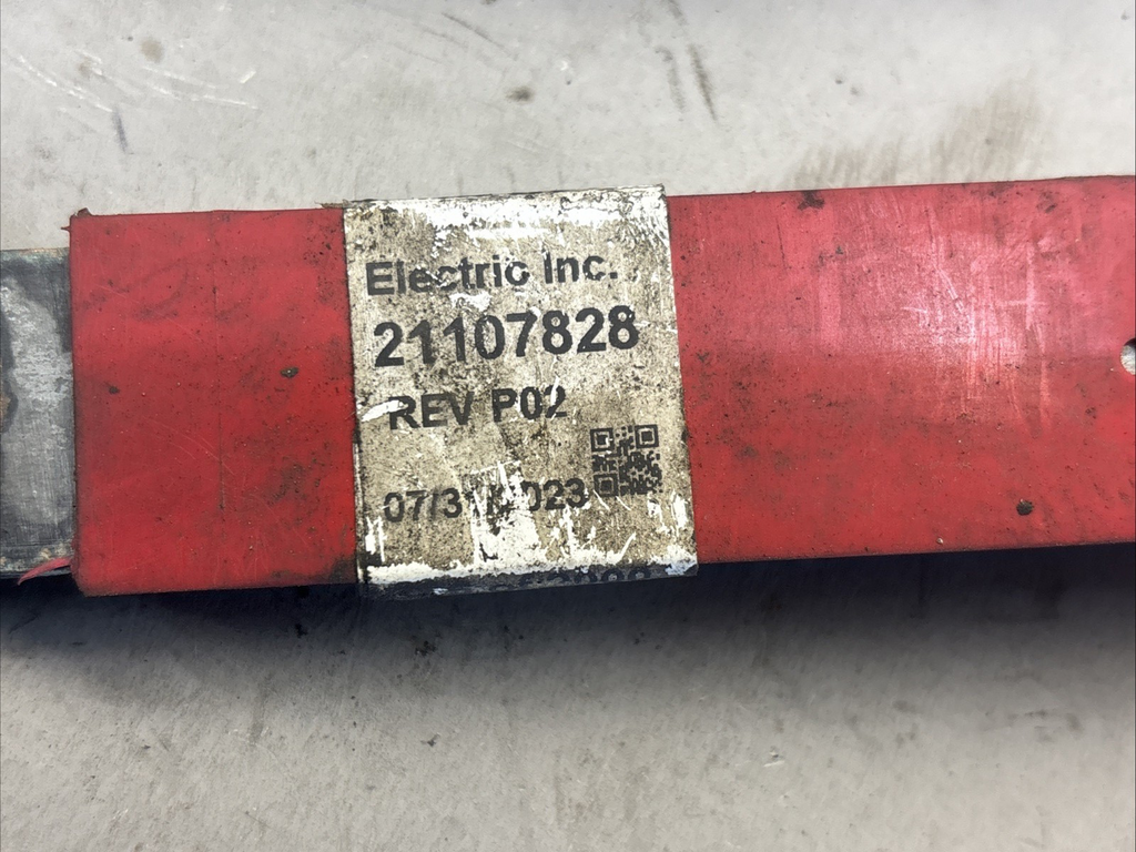 OEM Volvo Truck Battery Jumper Strap Bus Bar - PN 21107828