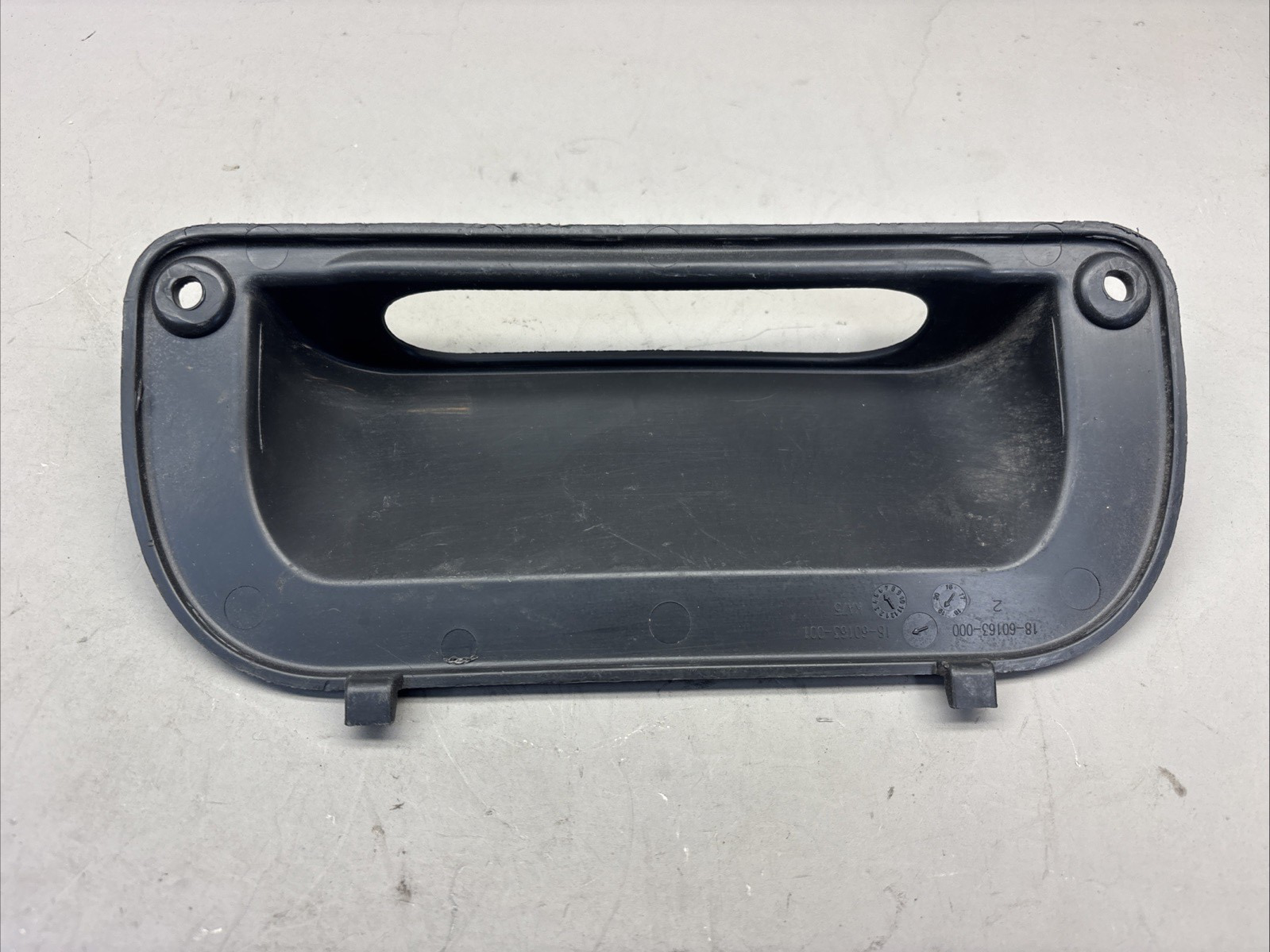 2018-2024 FREIGHTLINER CASCADIA FRONT LEFT B PILLAR BAG HANDLE 18-60163-000 OEM