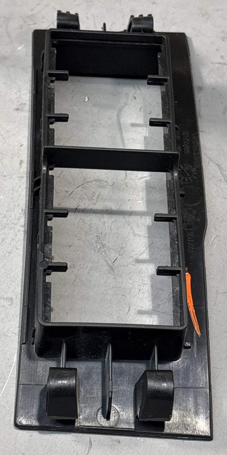 2018-2024 VOLVO VNL 860 FRONT DASH SWITCH BEZEL COVER TRIM 82755999 OEM