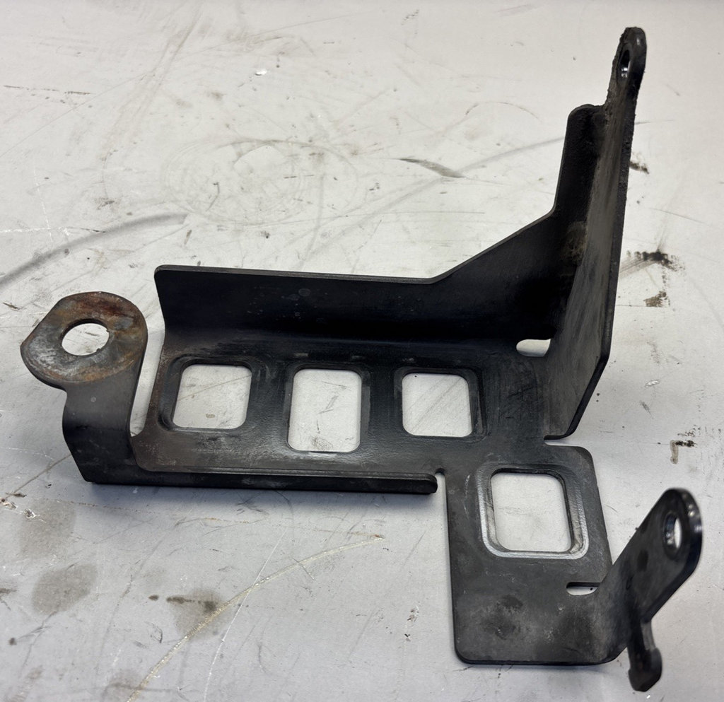 2019 Paccar MX13 Engine Bracket 2043594 (502-18580)