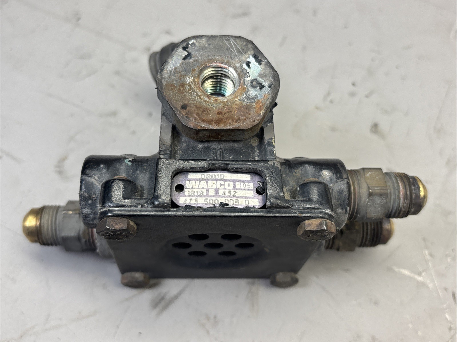 FREIGHTLINER CASCADIA ABS BRAKE VAVLE WABCO 4735000006 OEM 473 500 000 6