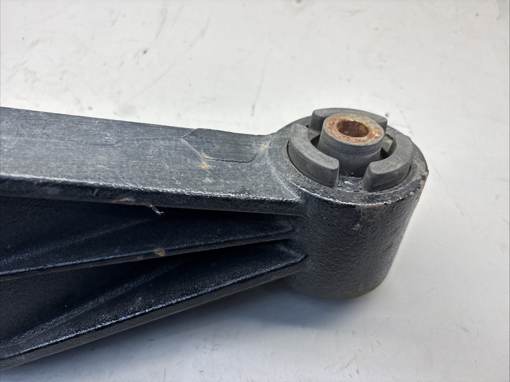 Genuine Volvo Gen Right Cab Mount Bracket 23899364 RH 23899394 RH