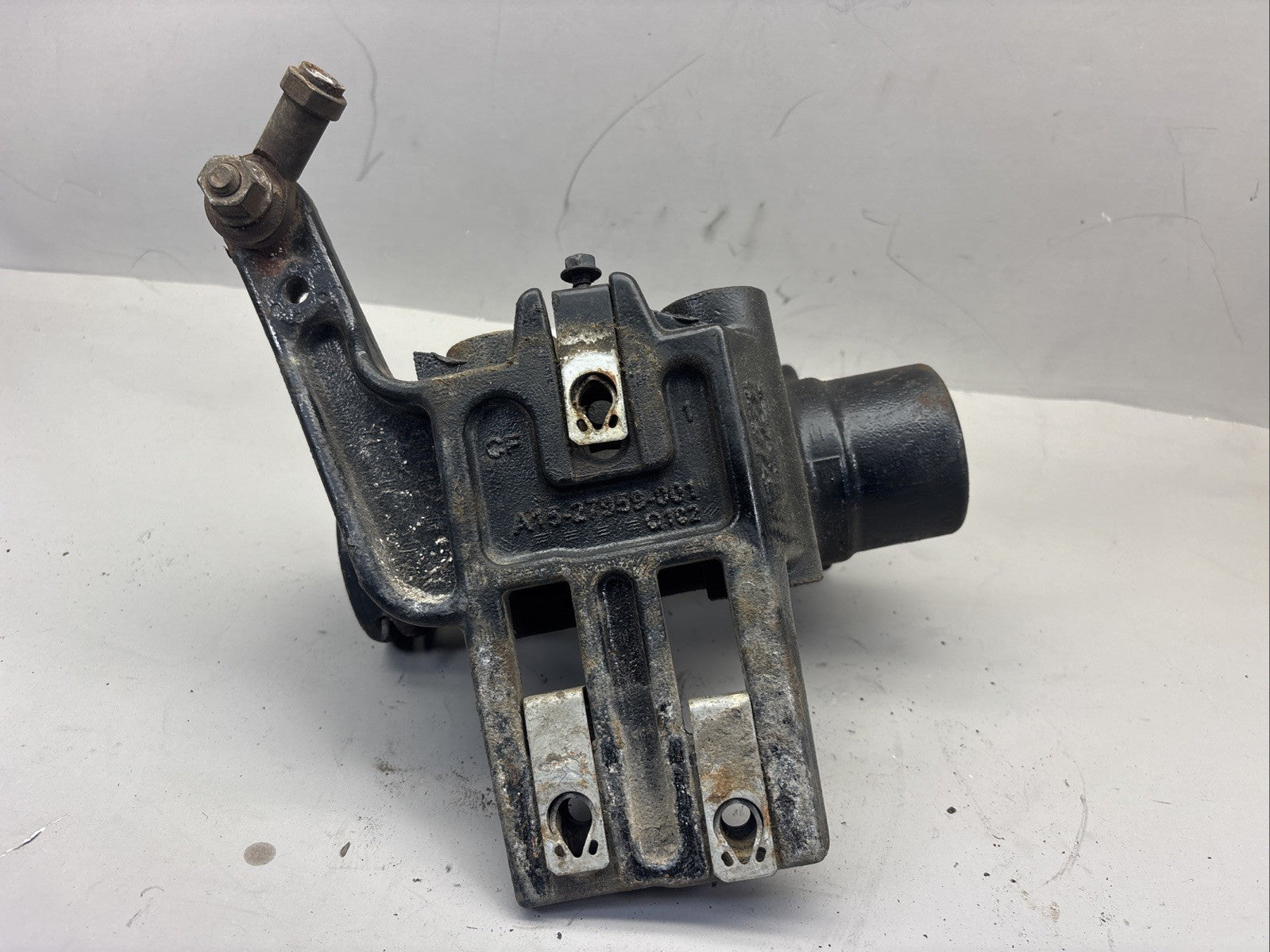FREIGHTLINER - Tow Housing Brkt, RH A15-27959-001