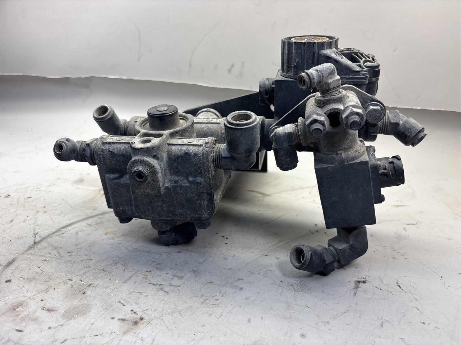 BENDIX AIR BRAKE & ABS MODULATOR VALVE T-5006929