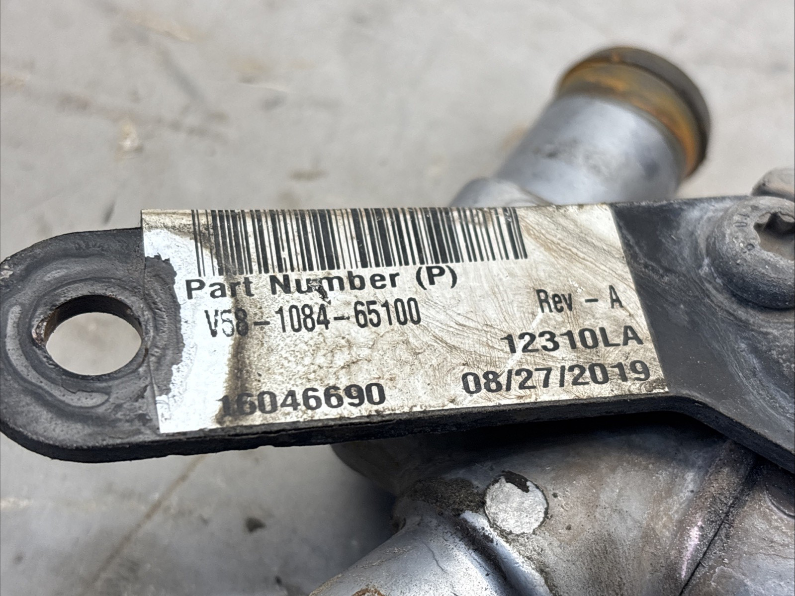 2019 Paccar MX-13 EPA 17 Water Diverter tube v58-1084-65100 / 16046690