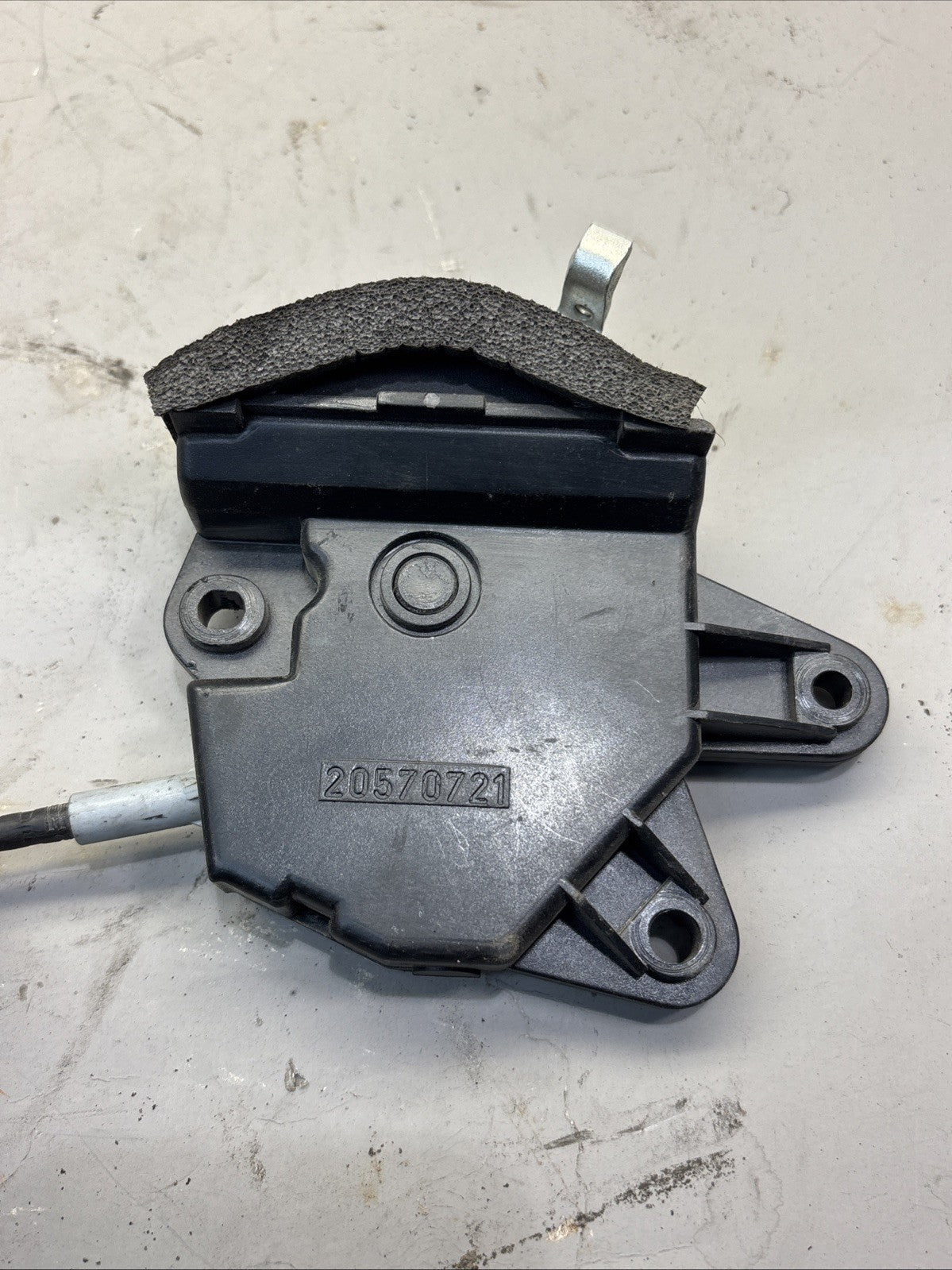 Genuine Volvo VNL VNR Door Lock Actuator Latch Motor 20570722 with Cable