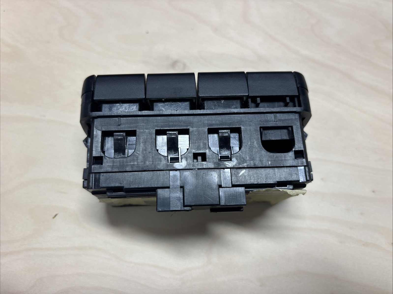 Freightliner Rocker Switch Panel  A06-60973-000