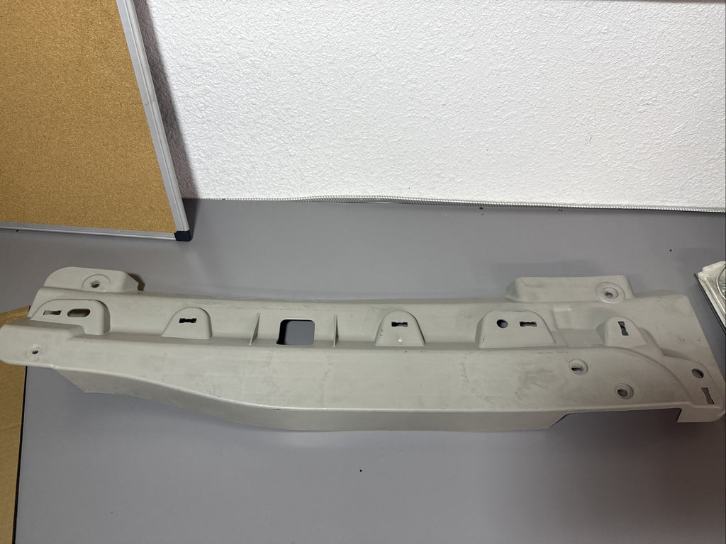 Freightliner Cascadia Sleeper Roof Lamp Bracket LH 22-74219-002