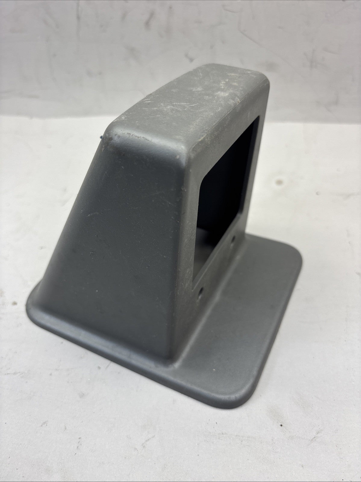 2019-2023 VOLVO VNL 760 D13 FRONT LEFT OR RIGHT COVER TRIM 84583361 OEM