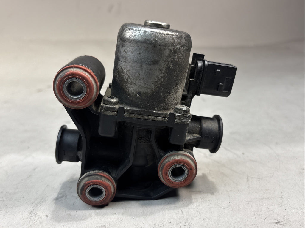 2020 FREIGHTLINER CASCADIA DEF PUMP VALVE WATER SUPPLY 04-33700  * 2616*