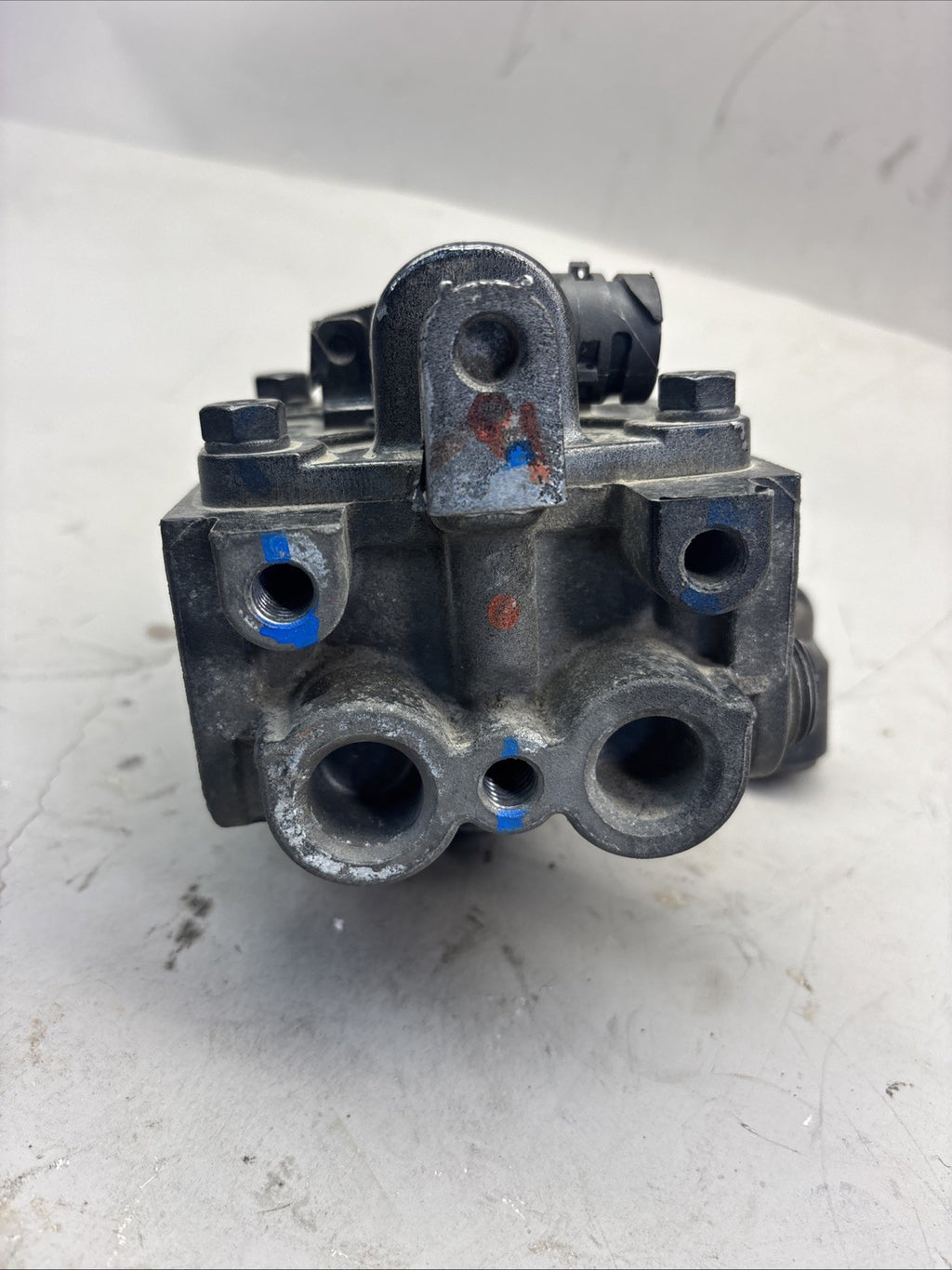 Bendix K071866 BRAKE RELAY AIR VALVE
