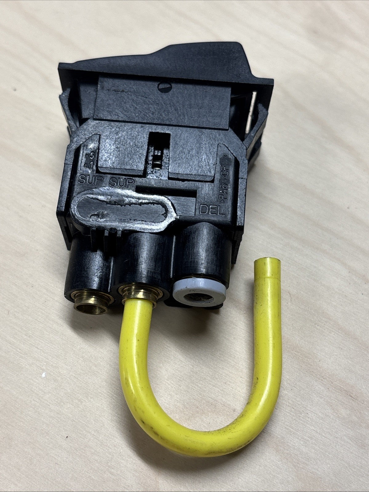Freightliner Rear Diff Lock Switch a12-26539-003