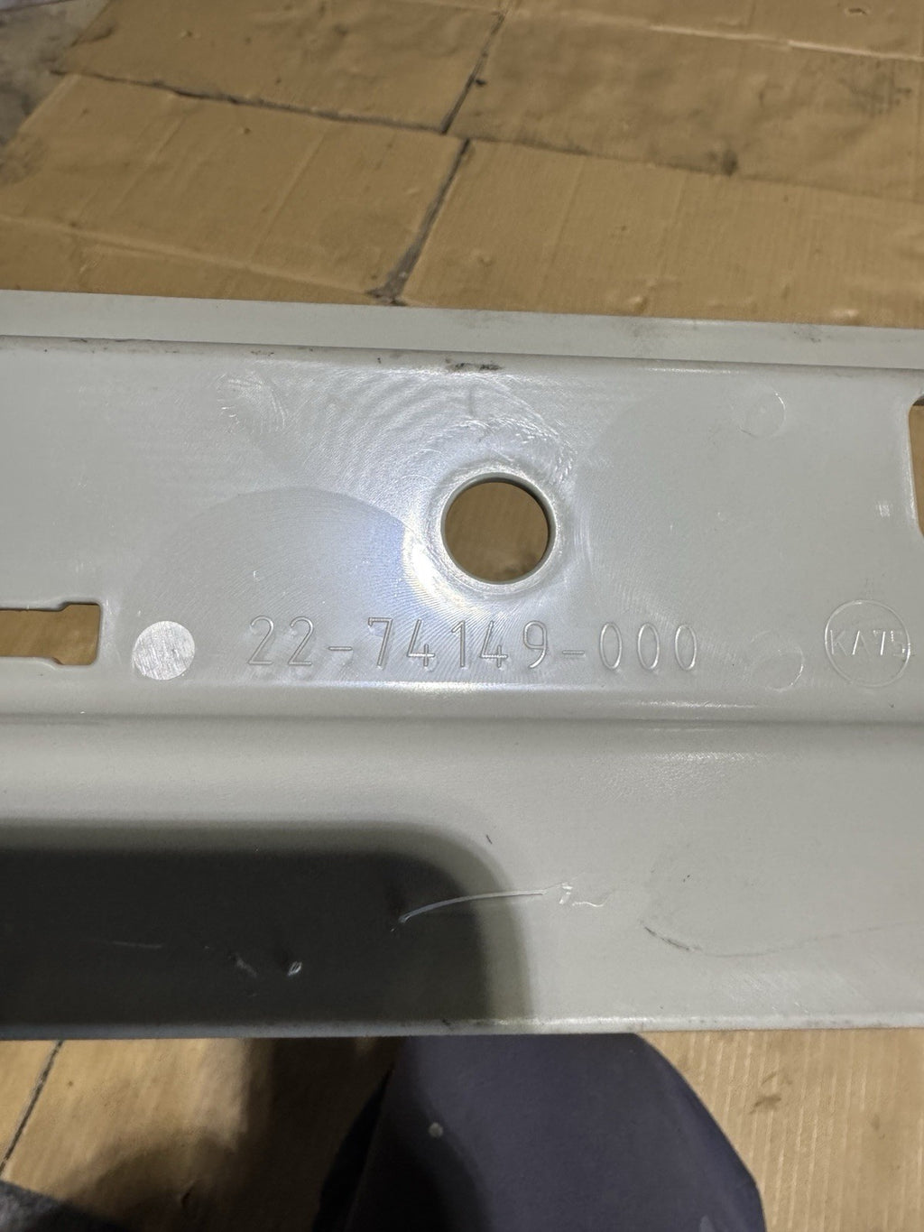 2018-2024 FREIGHTLINER CASCADIA INTERIOR LIGHT BRACKET 22-74149-000 OEM
