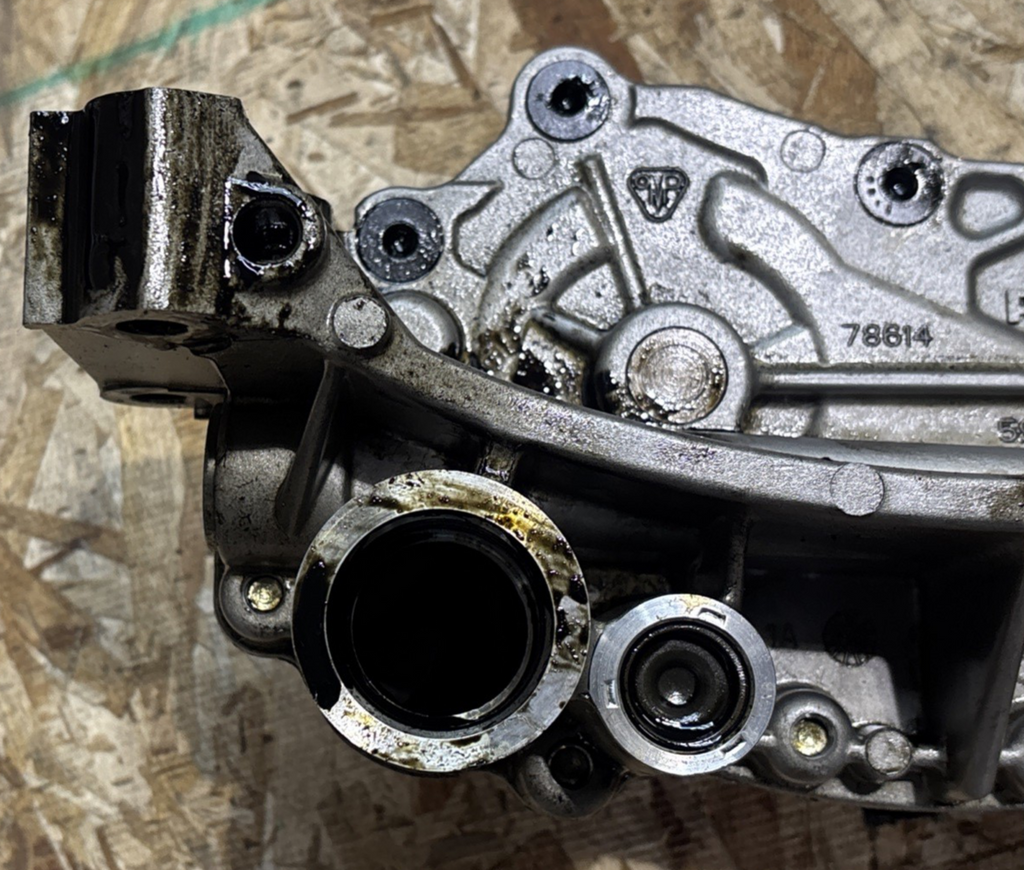 PACCAR - MX13 ENGINE OIL PUMP - USED PN 591216-02