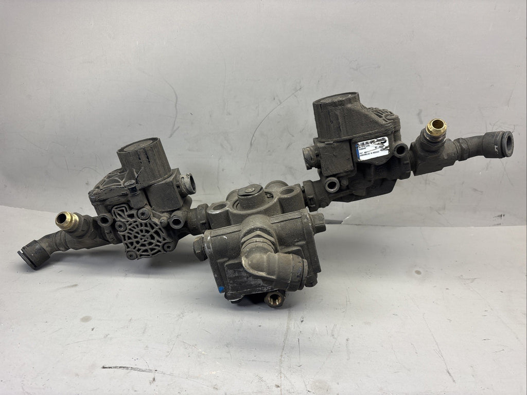 BENDIX ESSEMBLY  VALVE T-5019483 W/ ABS VALVE BENDIX K056040 ABS MODULATOR VALVE