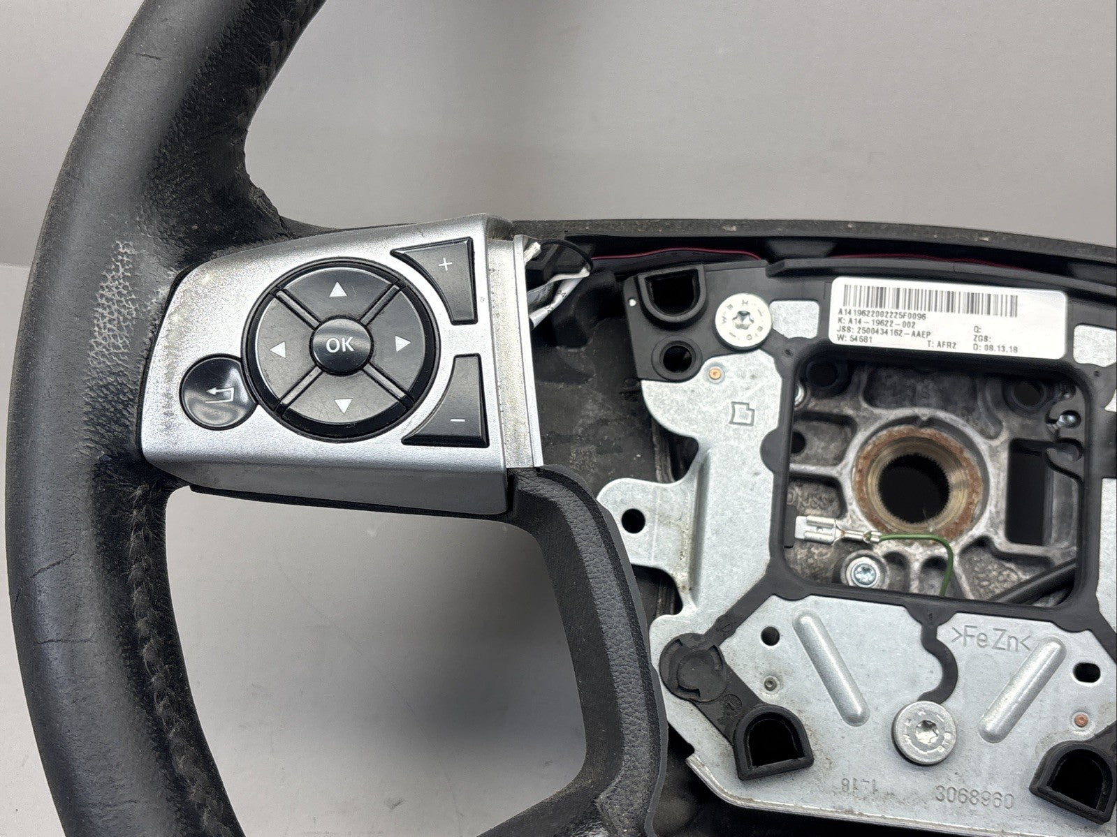 FREIGHTLINER CASCADIA STEERING WHEEL BLACK RUBBER