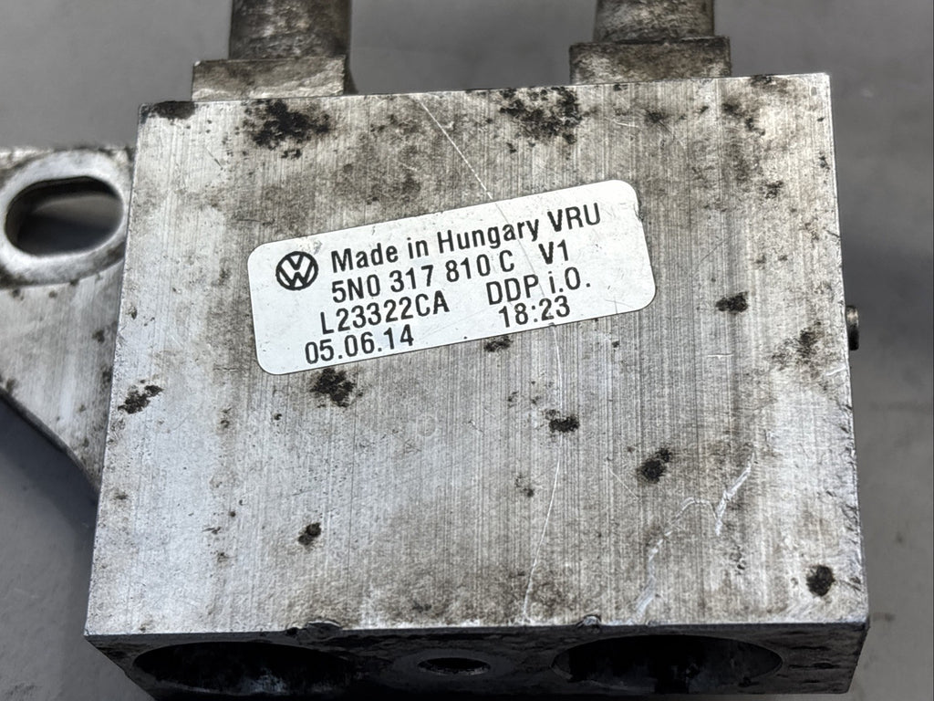2011 Volkswagen Tiguan Auto Transmission Oil Cooler Line Temperature Valve OEM