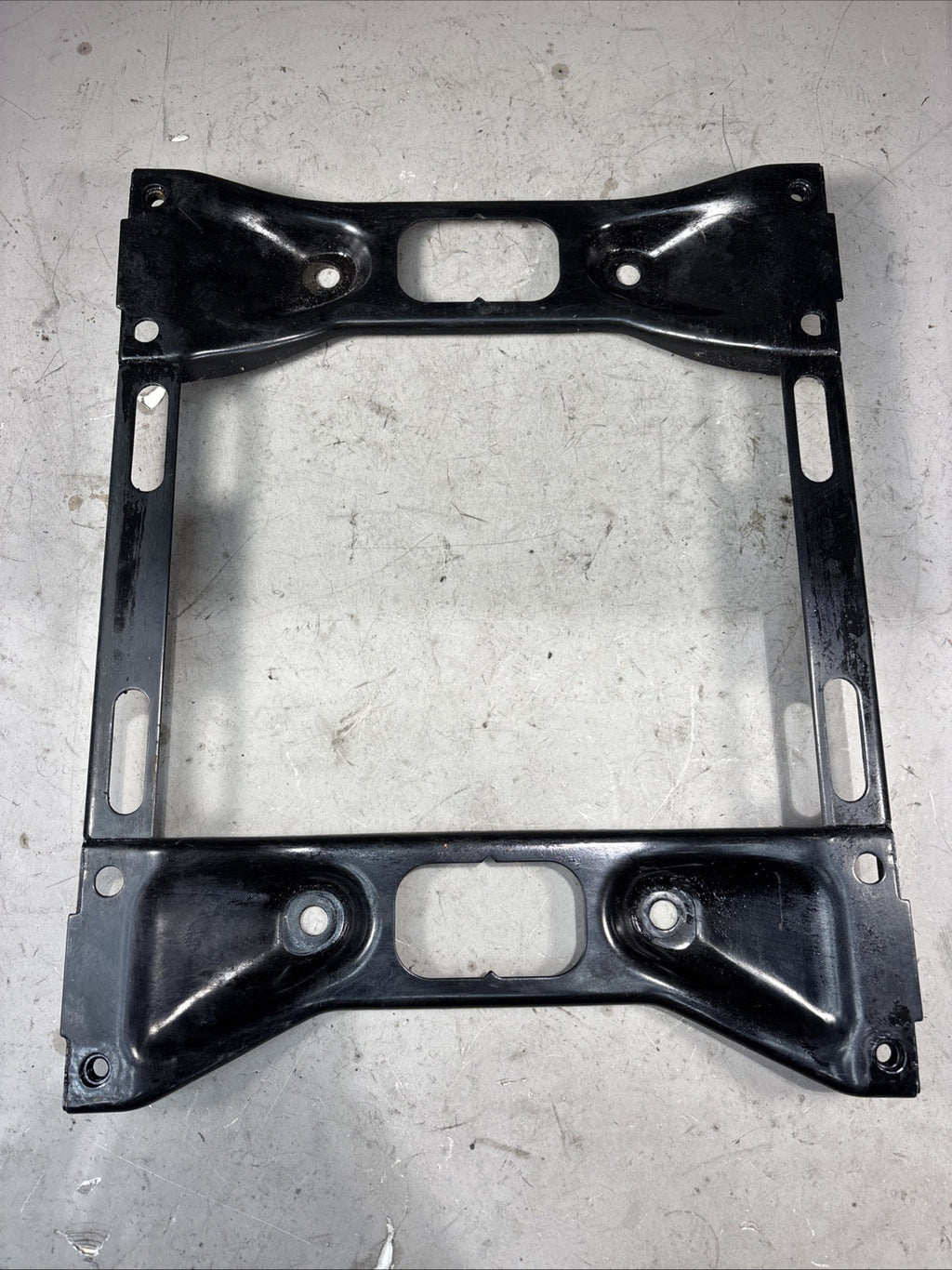Freightliner Cascadia Lower ISRI Seat Riser - P/N A18-67987-000