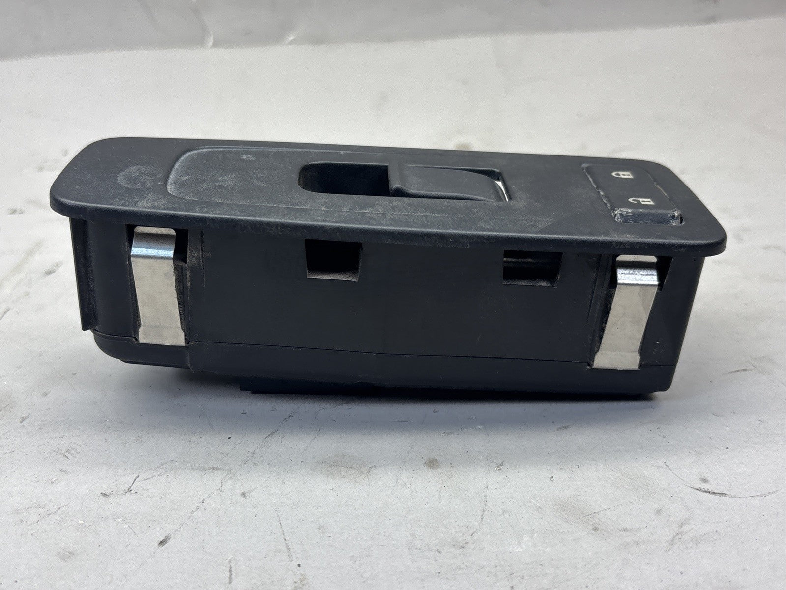 PACCAR Kenworth Window/Door Control Switch, Pass. Side PN: P21-1050-1102