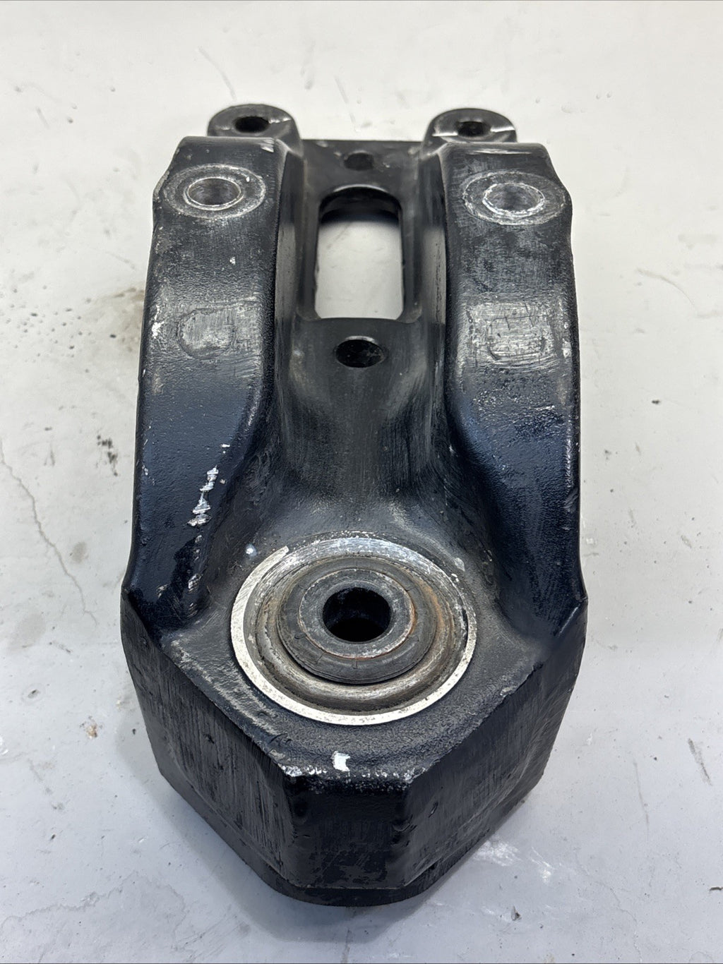 FREIGHTLINER CASCADIA FRONT SPRING SHACKLE BRACKET A16-20722-000 OEM