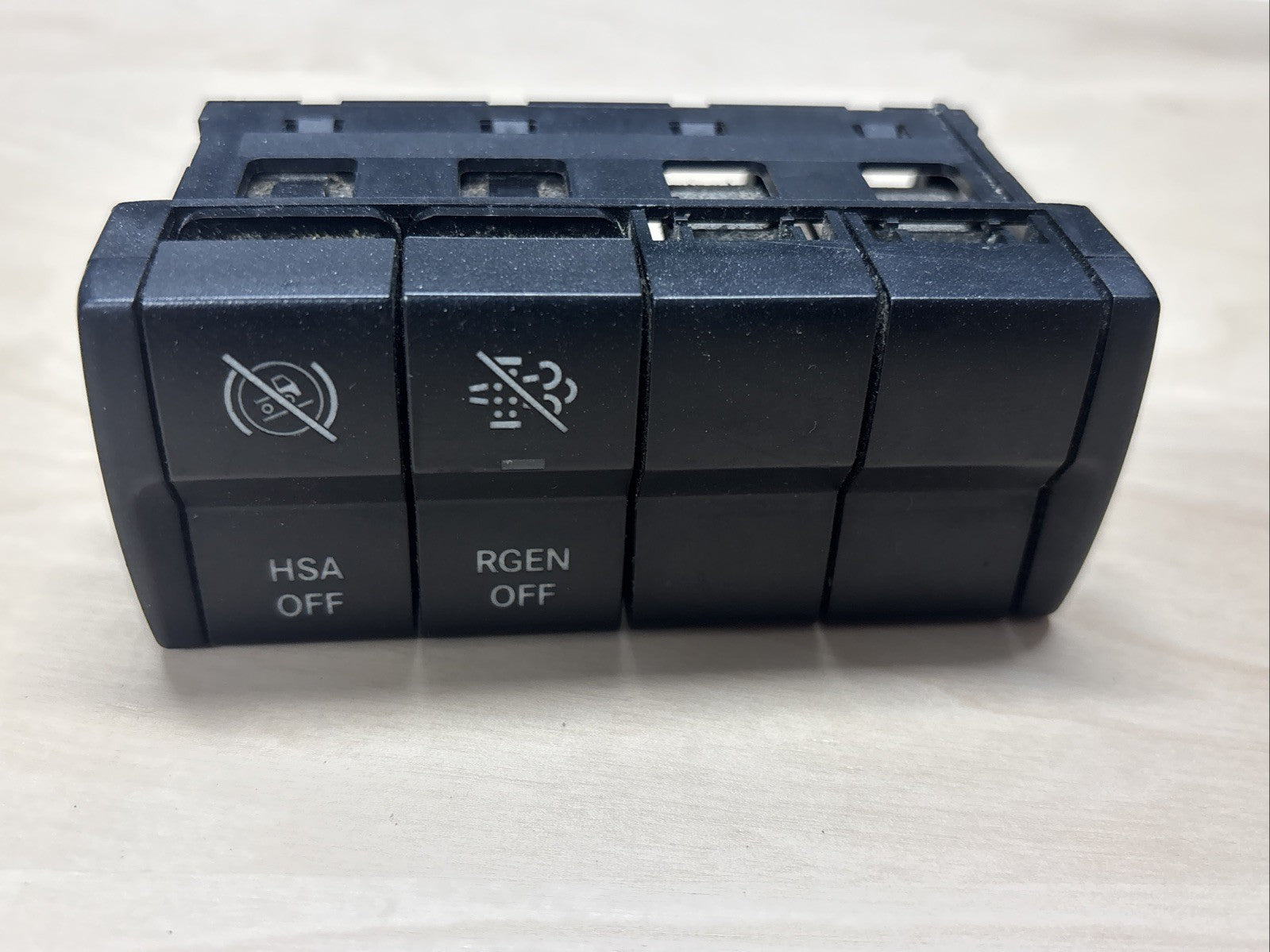 Freightliner Bunk Rocker Switch Panel A06-90732-000