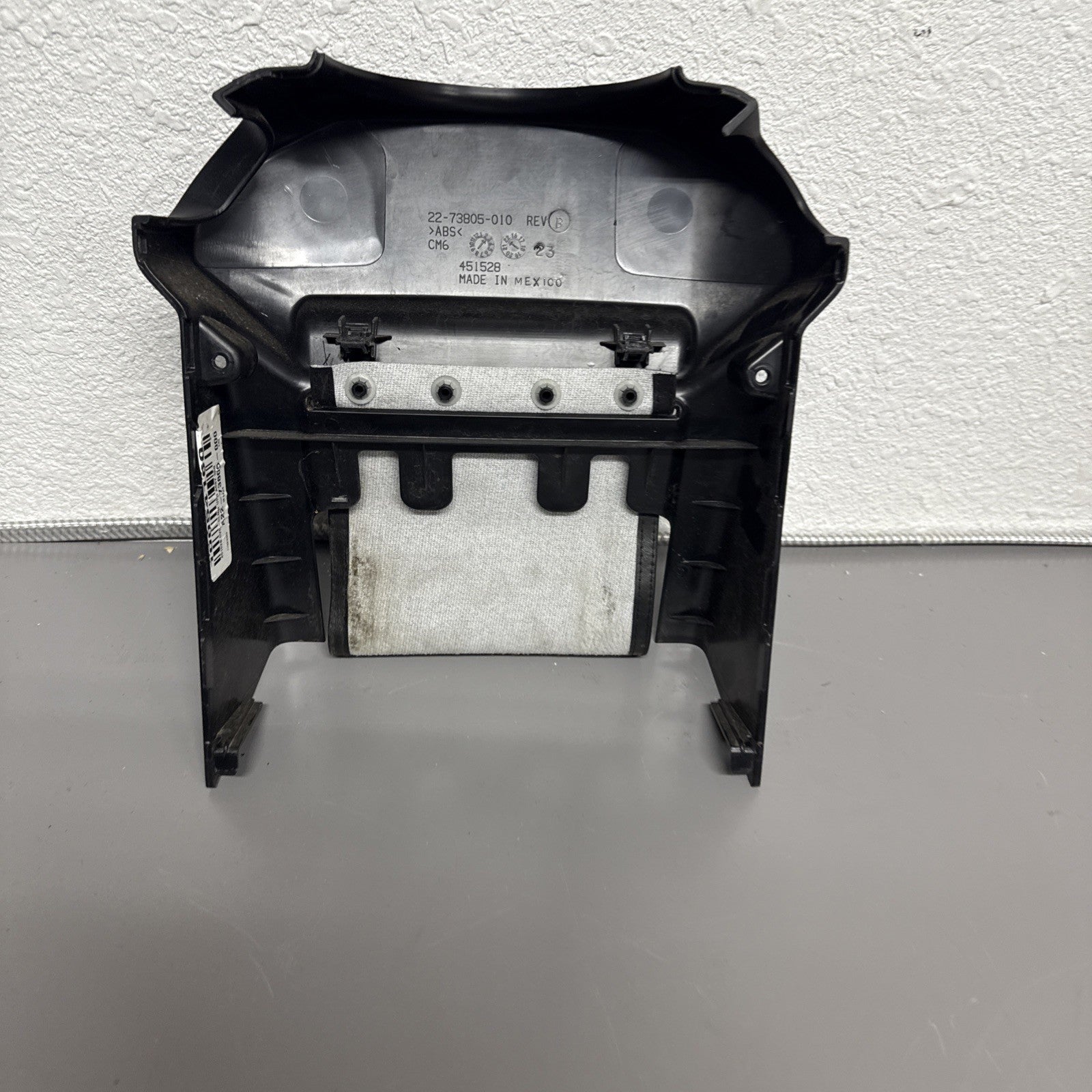 FREIGHTLINER CASCADIA UPPER STEERING COLUMN COVER TRIM 22-73805-010; #2211