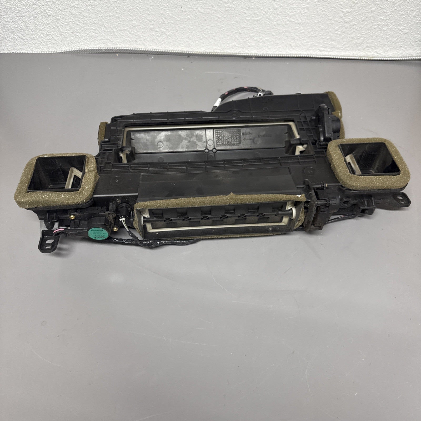 2018-2024 FREIGHTLINER CASCADIA DISTRIBUTION AIR DUCT A22-73653-000 OEM