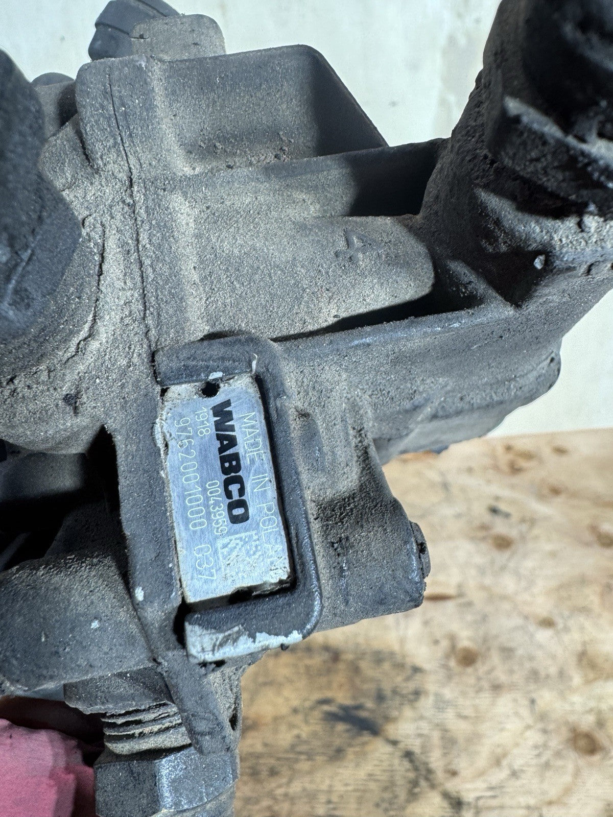 2021 Cascadia Wabco ABS BRAKE MODULATOR AIR Valve -9762001000 037, 4721700414,