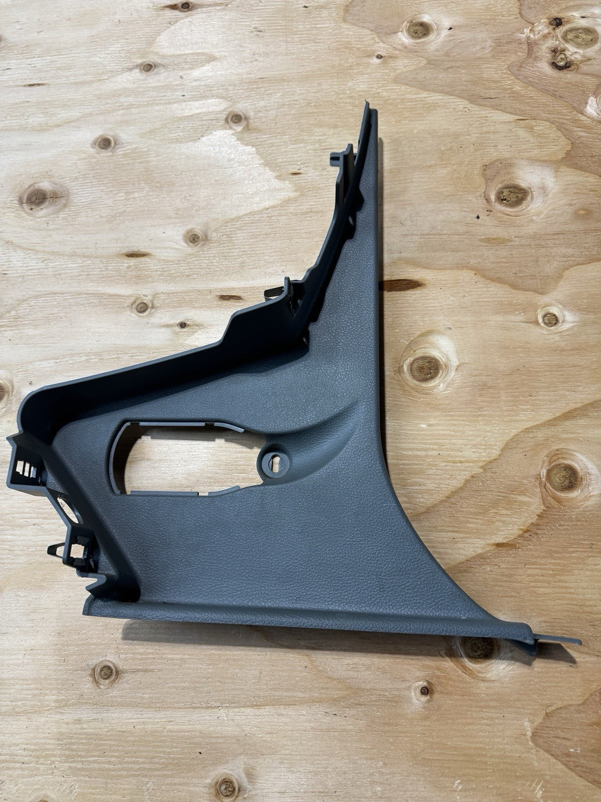 PACCAR A-PILLAR LOWER KICK PANEL RH KW S60-1422 PB S60-6232
