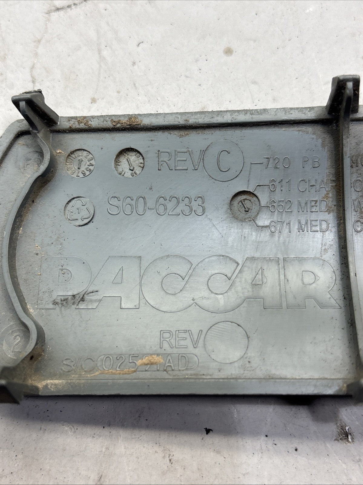 PACCAR   Kenworth   Grab Handle Trim   S60-6233
