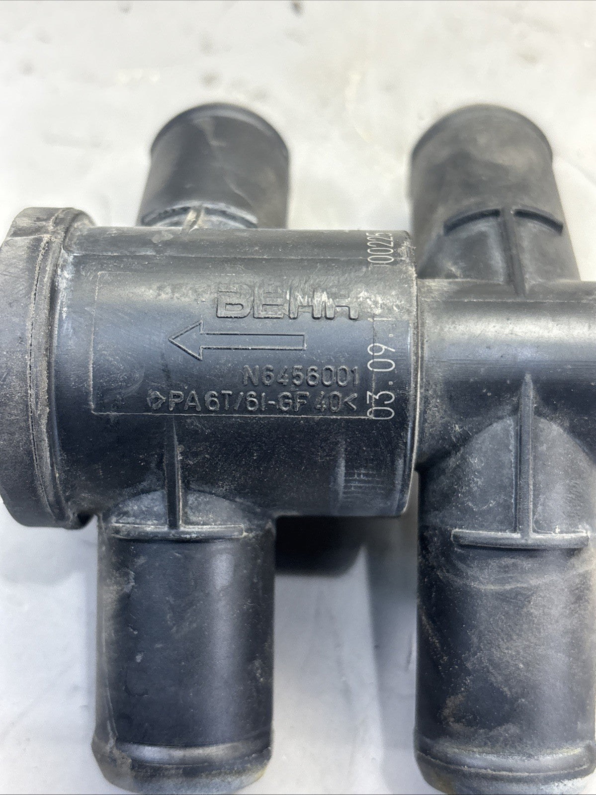 OEM VOLVO VNL HEATER HOSE VALVE  P/N: 20989415