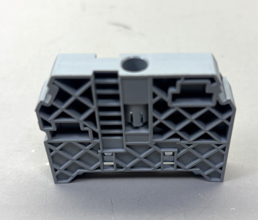 NEW IN BOX LOT OF 45 KONNECT-IT END BRACKET KN-EB7