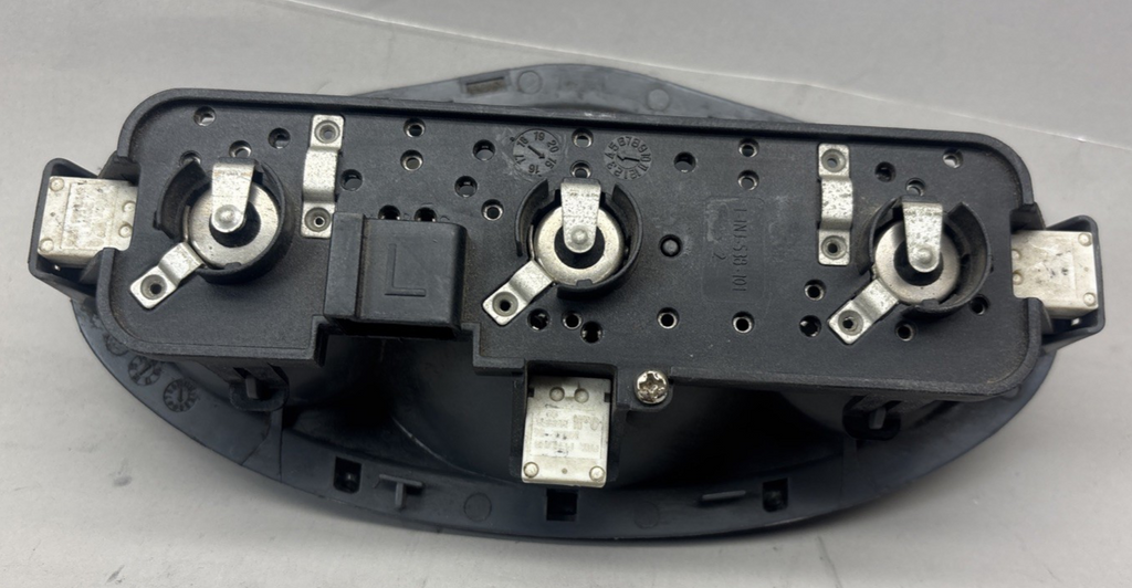 FREIGHTLINER 1-INJ-538-201 L PASSENGER OVERHEAD DOME READING LIGHT LAMP