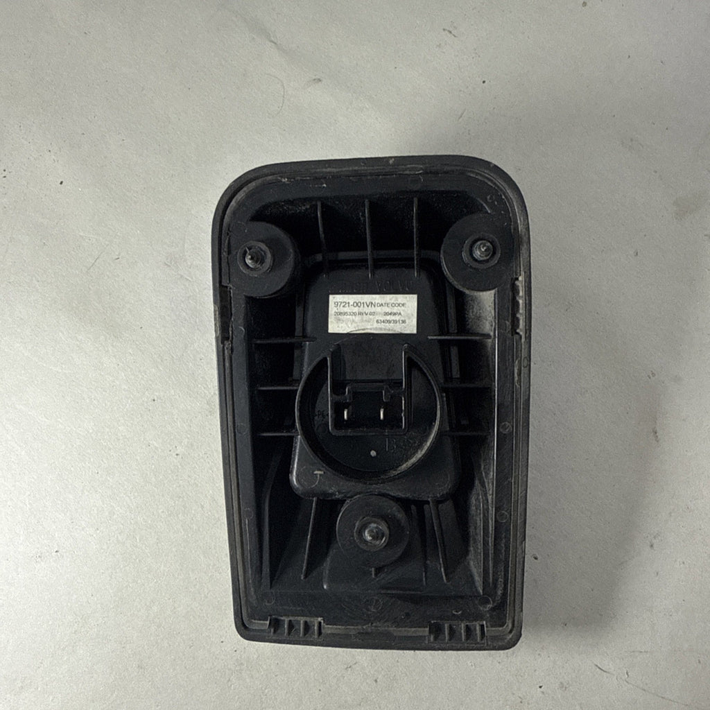 Grakon Volvo OEM 20895320 Side Indicator Light  9721-001