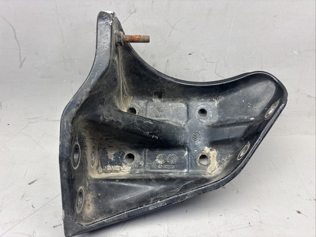 2008-2017 FREIGHTLINER CASCADIA 125 FRONT LEFT DRIVER BUMPER BRACKET MOUNT OEM