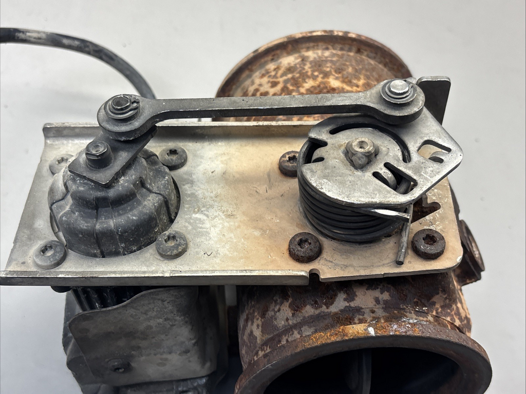 2123995 Genuine Paccar EGR Control Valve NEED NEW SPRING, SEE PICTURES.