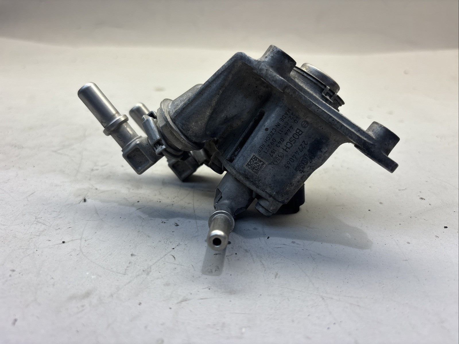 DEF Dosage Valve For VOLVO D13/ Mack MP8 22744065 0444043157