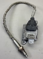 FREIGHTLINER Genuine Detroit Diesel Nox Sensor A 010 153 81 28 /  001