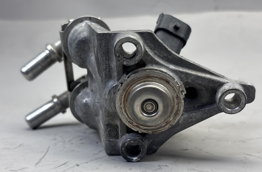 Genuine Volvo 22744063 DEF Doser Injector / DEF Dosage Valve