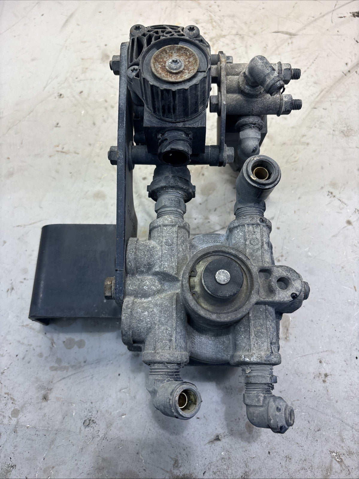 BENDIX AIR BRAKE & ABS MODULATOR VALVE T-5006929