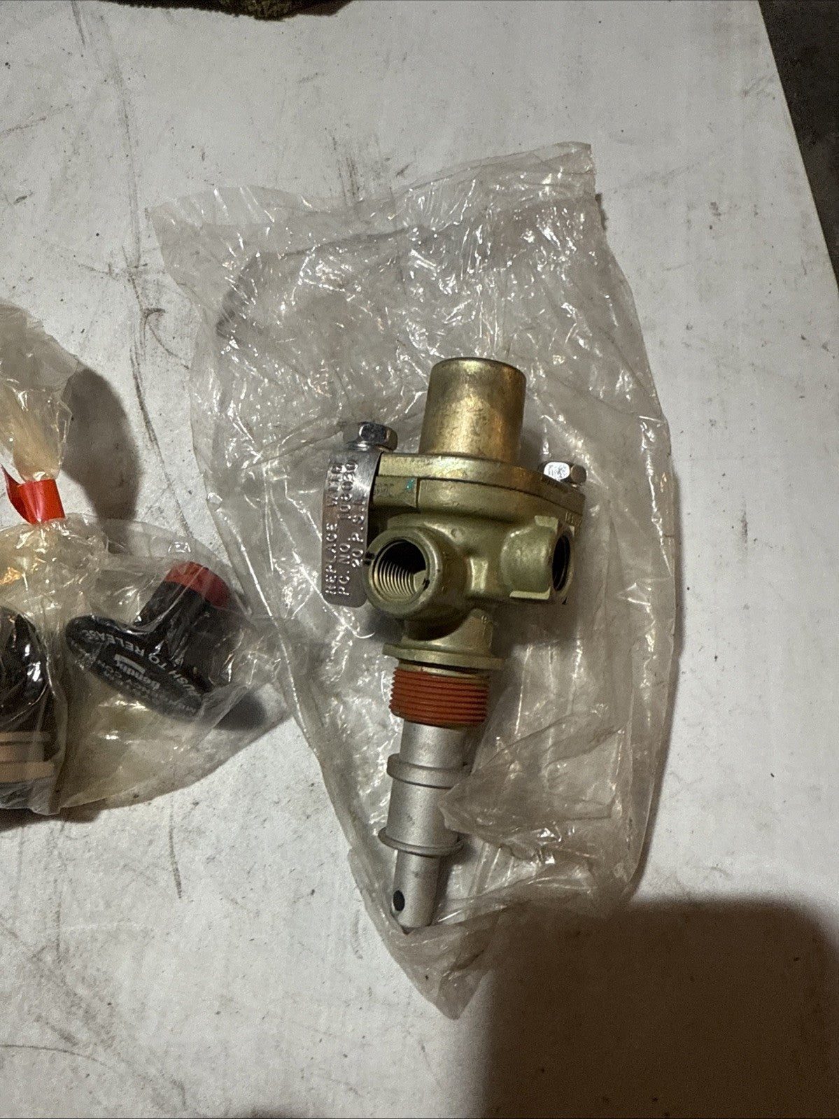 Bendix 108030N Control Valve Navistar International Truck BX108030N