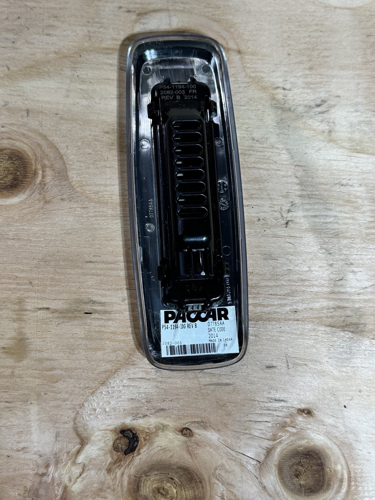 Paccar P54-1194-100  T680 Sleeper Dome Light