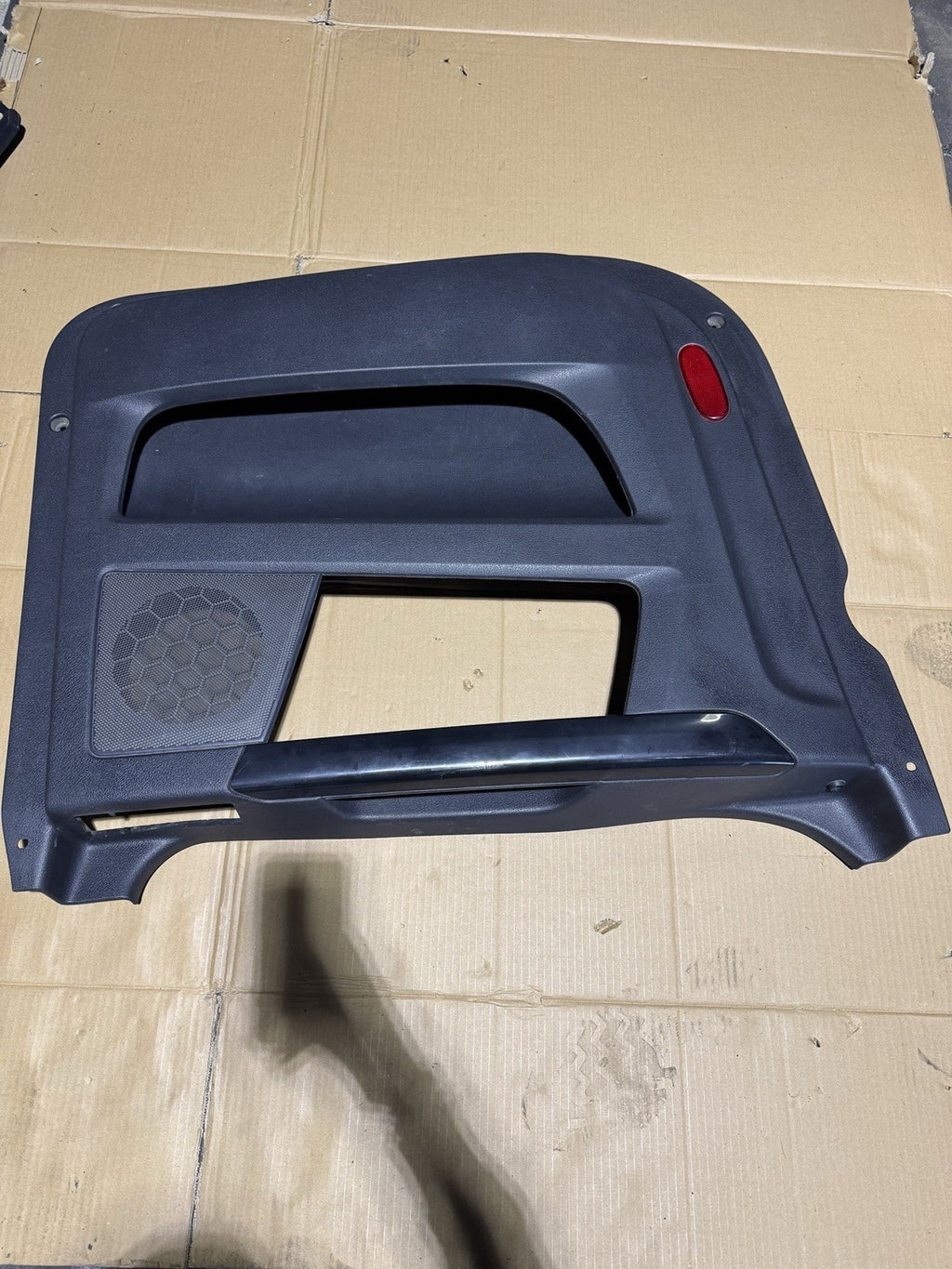 A18-71390-010 FREIGHTLINER CASCADIA DOOR INTERIOR PANEL 3832505