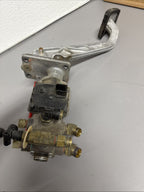 2018-2024 FREIGHTLINER CASCADIA FOOT BRAKE PEDAL W/ VALVE WABCO OEM