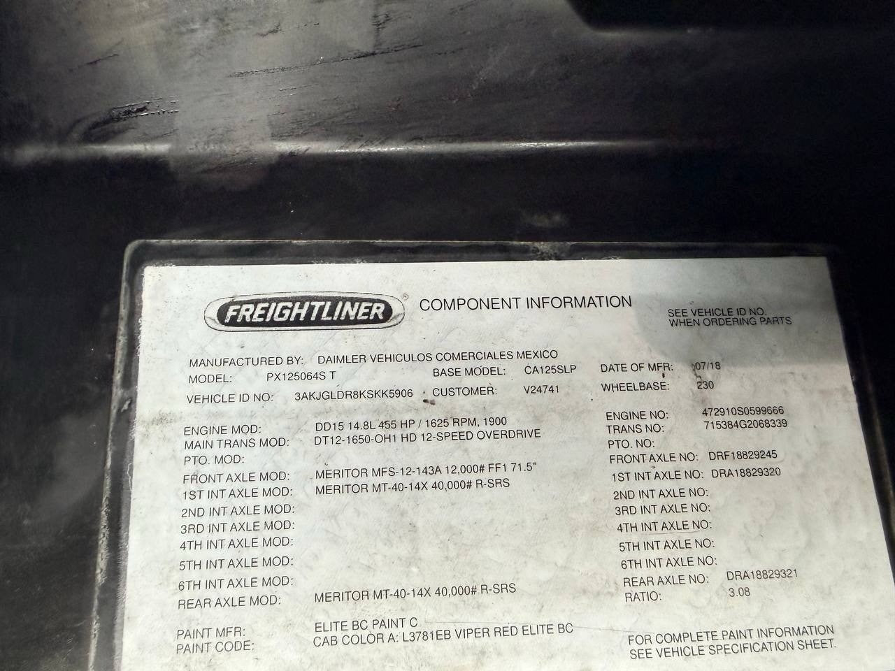 DAIMLER PX125064S T GLOVE BOX PULL FROM 2019 FREIGHTLINER